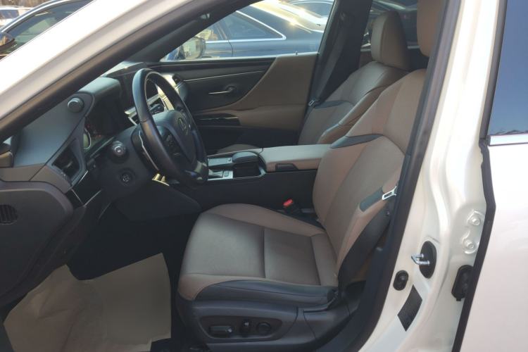 Used Lexus ES 2021 200 Excellence Edition Left Front Seat
