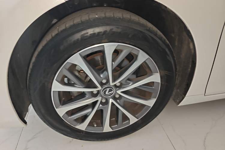 Used Lexus ES 2021 200 Excellence Edition Left Front Wheel Hub