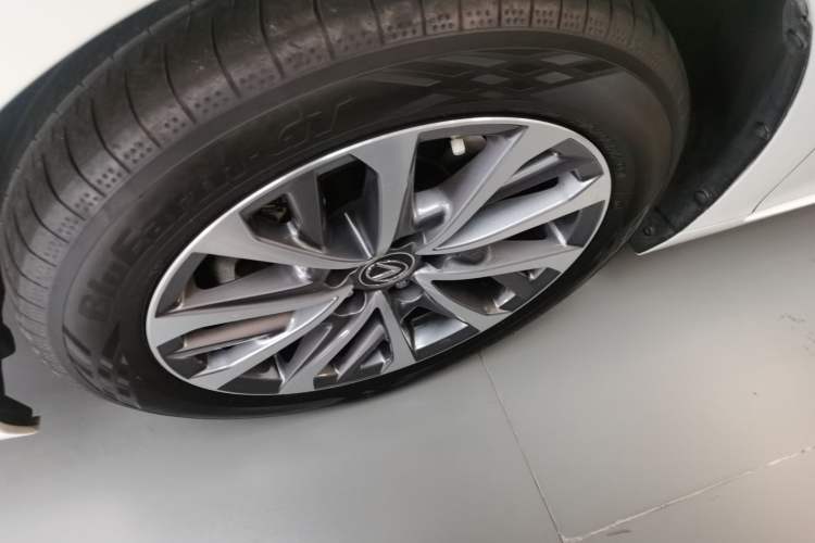 Used Lexus ES 2021 200 Excellence Edition Left Front Wheel Hub