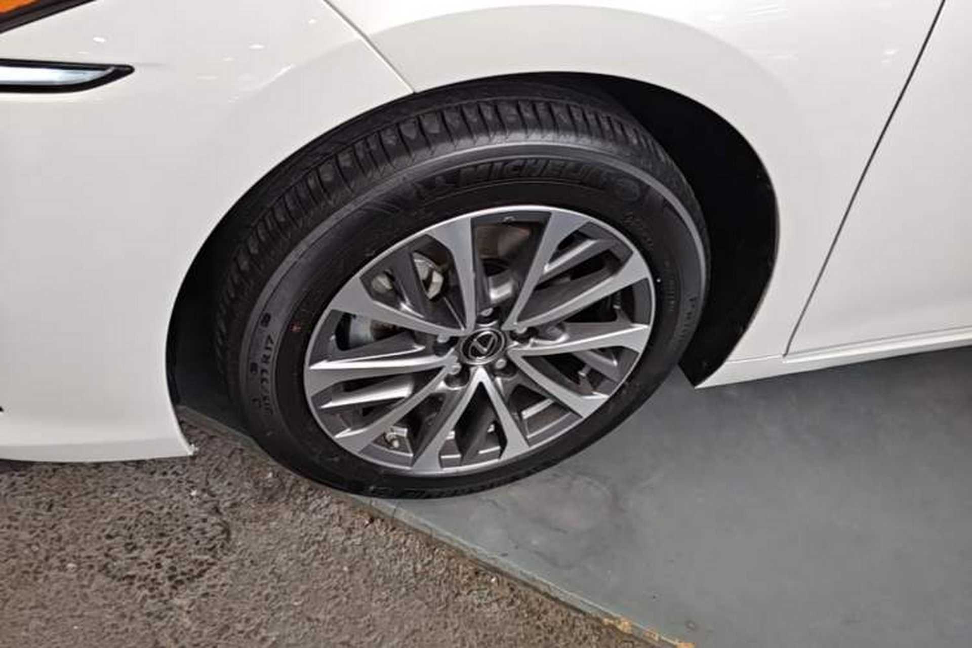 Used Lexus ES 2021 200 Excellence Edition Left Front Wheel Hub