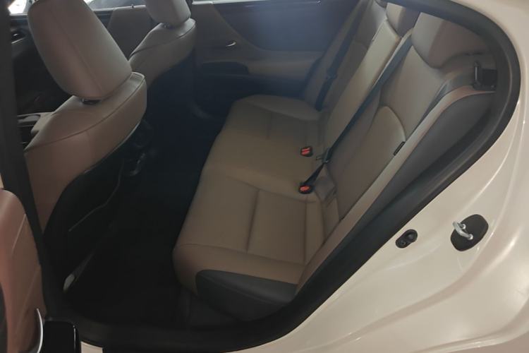 Used Lexus ES 2021 200 Excellence Edition Left Rear Seat
