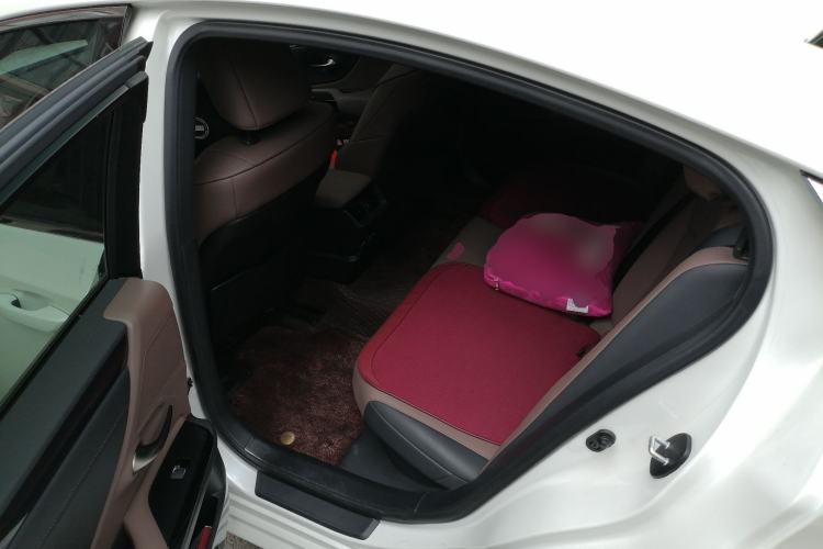 Used Lexus ES 2021 300h Excellence Edition Left Rear Seat