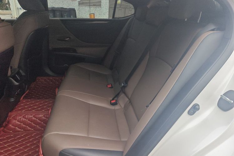 Used Lexus ES 2021 200 Excellence Edition Left Rear Seat