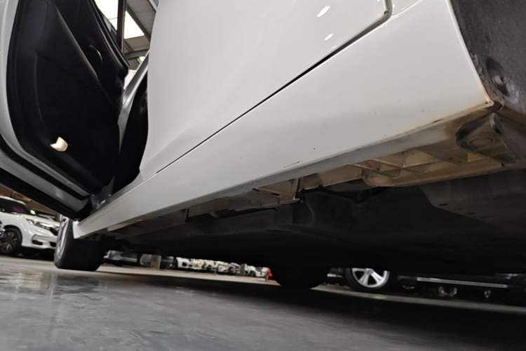 Used Lexus ES 2021 200 Excellence Edition Left Side Sill