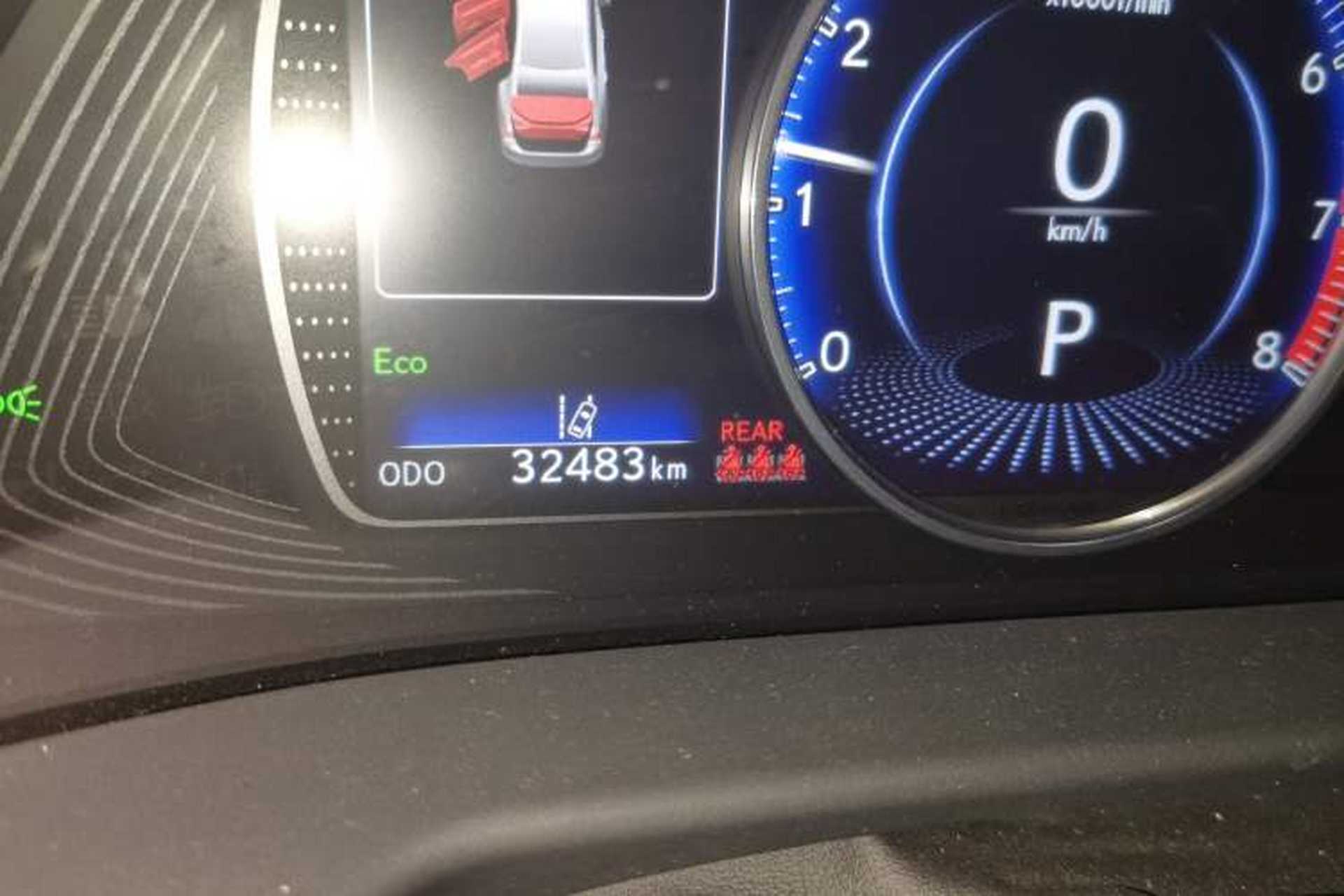 Used Lexus ES 2021 200 Luxury Edition Odometer Close Up