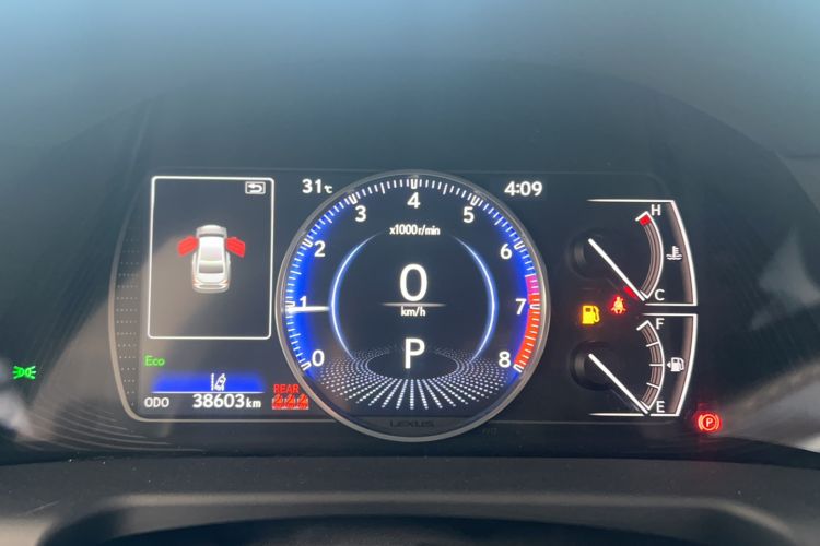 Used Lexus ES 2021 200 Excellence Edition Odometer Close Up