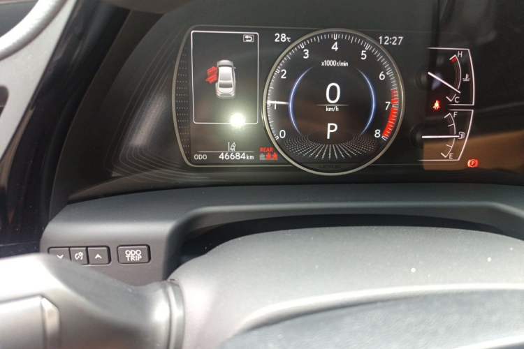 Used Lexus ES 2021 260 Excellence Edition Odometer Close Up
