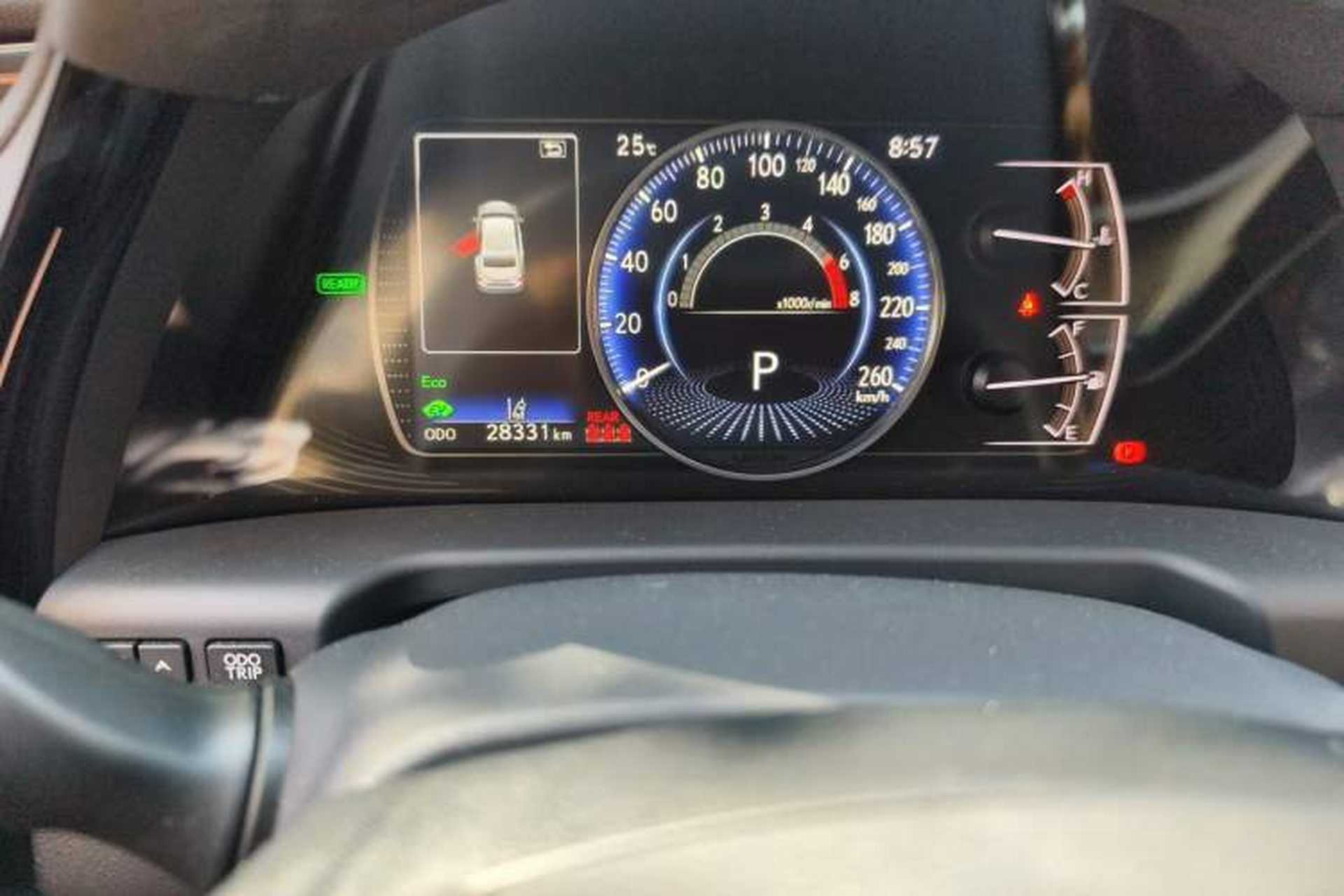Used Lexus ES 2021 300h Deluxe Edition Odometer Close Up