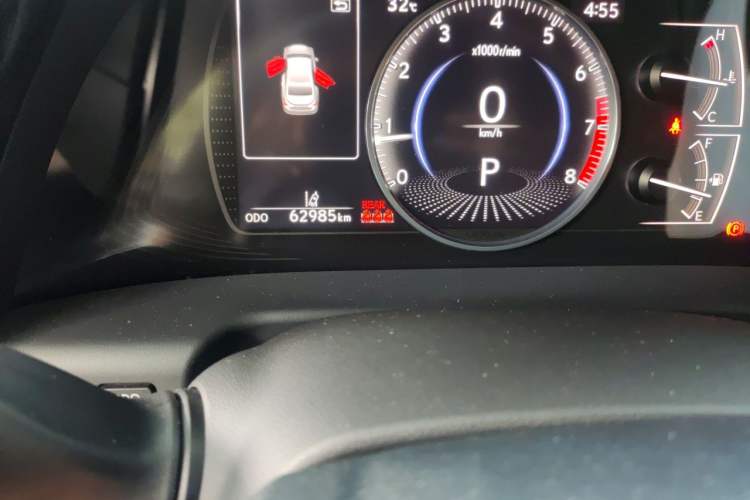 Used Lexus ES 2021 200 Excellence Edition Odometer Close Up