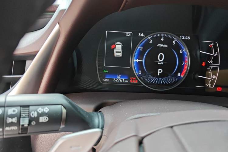 Used Lexus ES 2021 200 Excellence Edition Odometer Close Up
