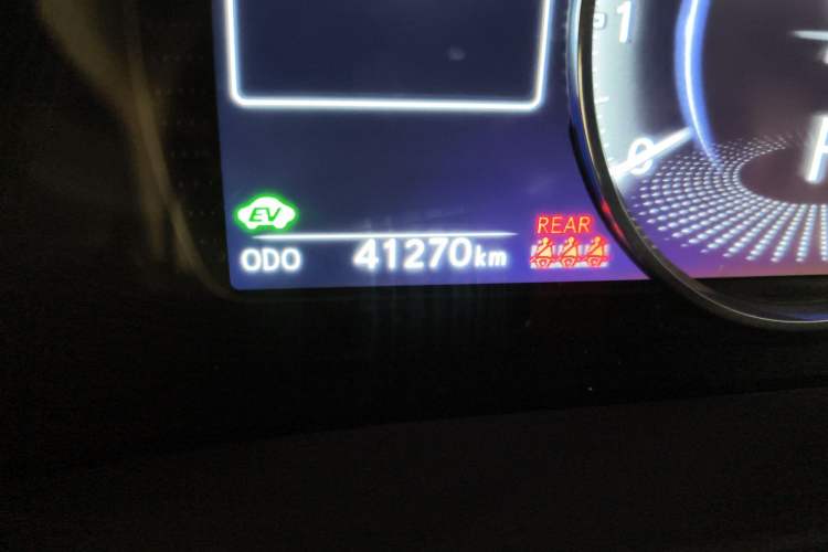 Used Lexus ES 2021 300h Excellence Edition Odometer Close Up