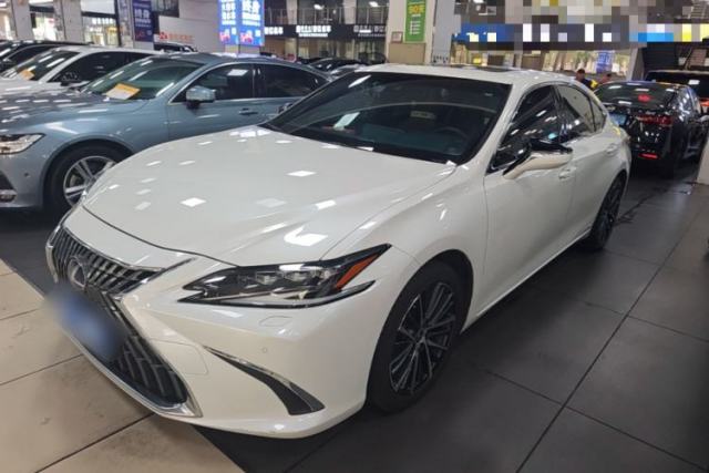 Used Lexus ES 2021 300h Deluxe Edition
