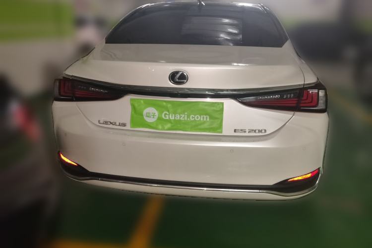 Used Lexus ES 2021 200 Luxury Edition Rear