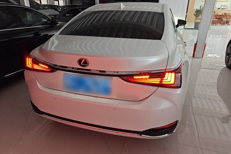 Used Lexus ES 2021 200 Excellence Edition Rear