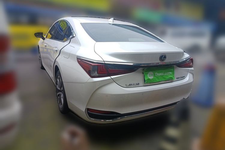 Used Lexus ES 2021 260 Excellence Edition Rear Left 45 Deg