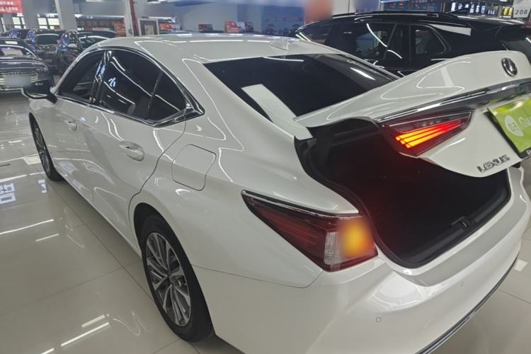 Used Lexus ES 2021 200 Excellence Edition Rear Left 45 Deg
