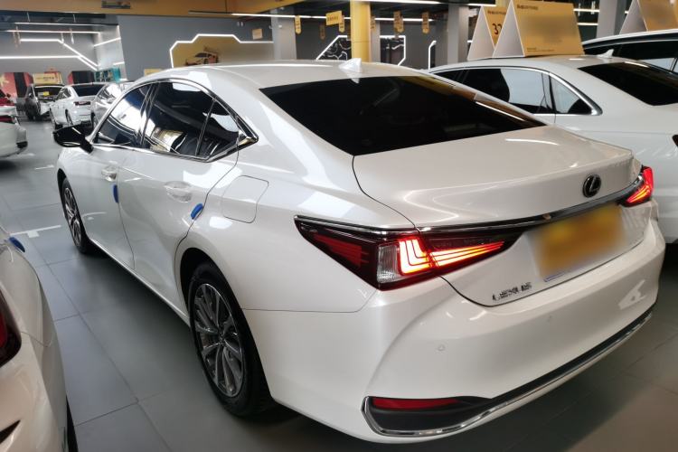 Used Lexus ES 2021 200 Excellence Edition Rear Left 45 Deg