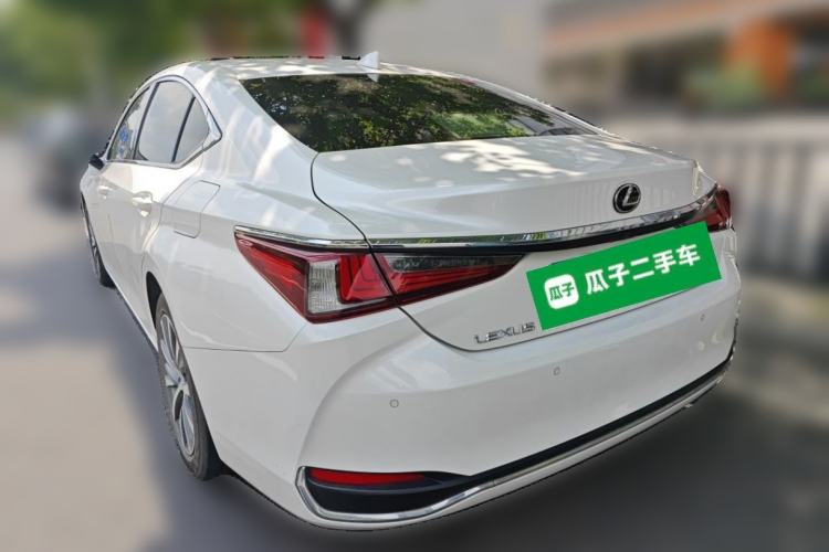 Used Lexus ES 2021 200 Excellence Edition Rear Left 45 Deg