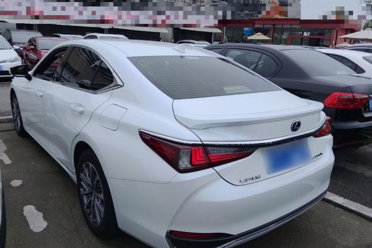 Used Lexus ES 2021 300h Excellence Edition Rear Left 45 Deg