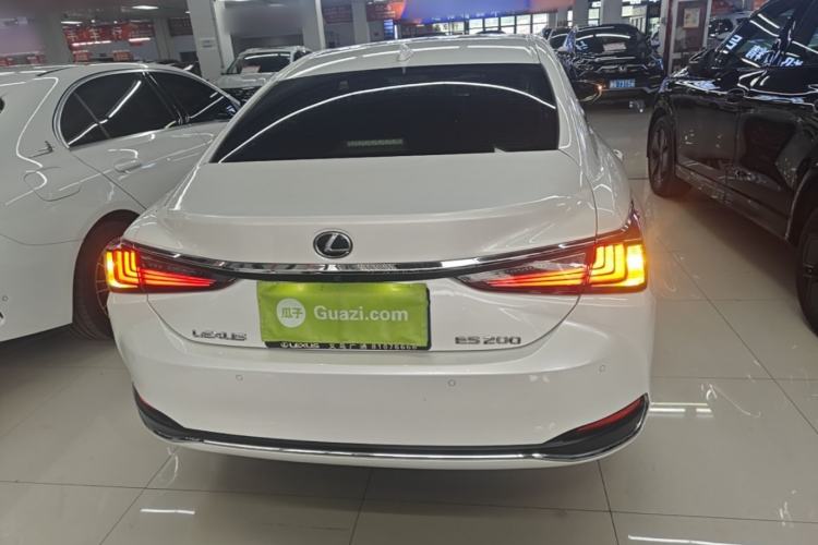 Used Lexus ES 2021 200 Excellence Edition Rear
