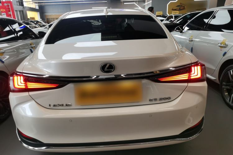 Used Lexus ES 2021 200 Excellence Edition Rear