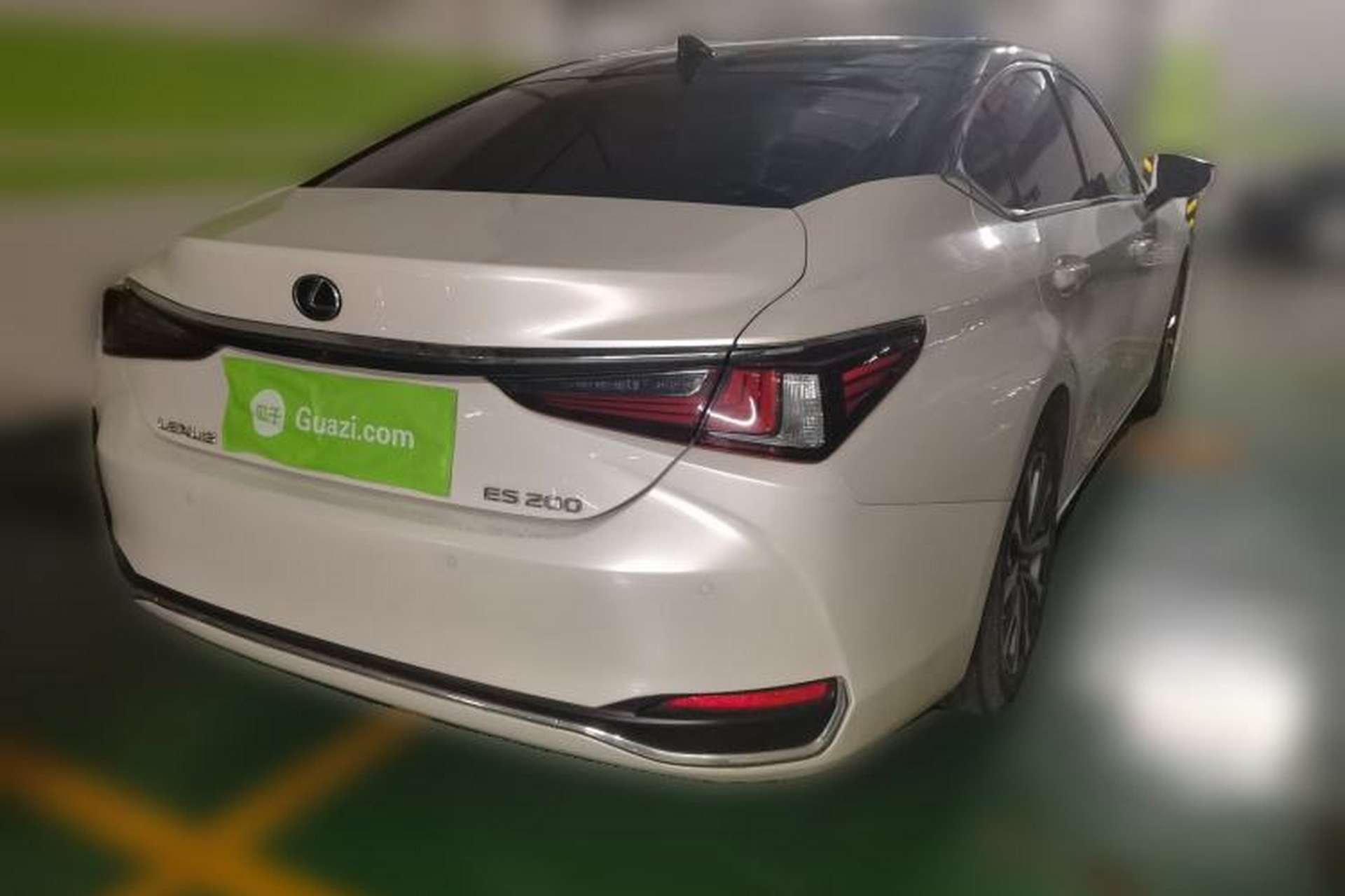 Used Lexus ES 2021 200 Luxury Edition Rear Right 45 Deg
