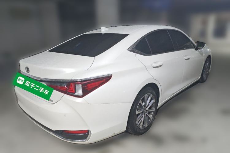 Used Lexus ES 2021 200 Excellence Edition Rear Right 45 Deg