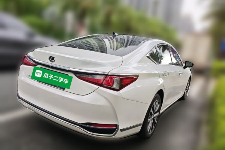Used Lexus ES 2021 200 Excellence Edition Rear Right 45 Deg