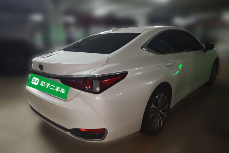 Used Lexus ES 2021 200 Excellence Edition Rear Right 45 Deg