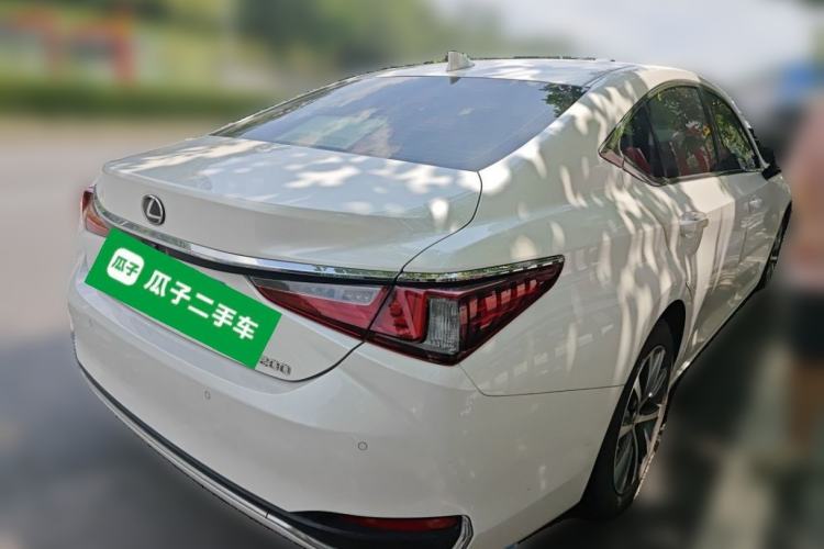 Used Lexus ES 2021 200 Excellence Edition Rear Right 45 Deg