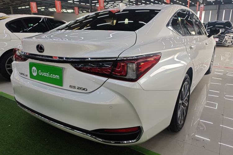 Used Lexus ES 2021 200 Excellence Edition Rear Right 45 Deg