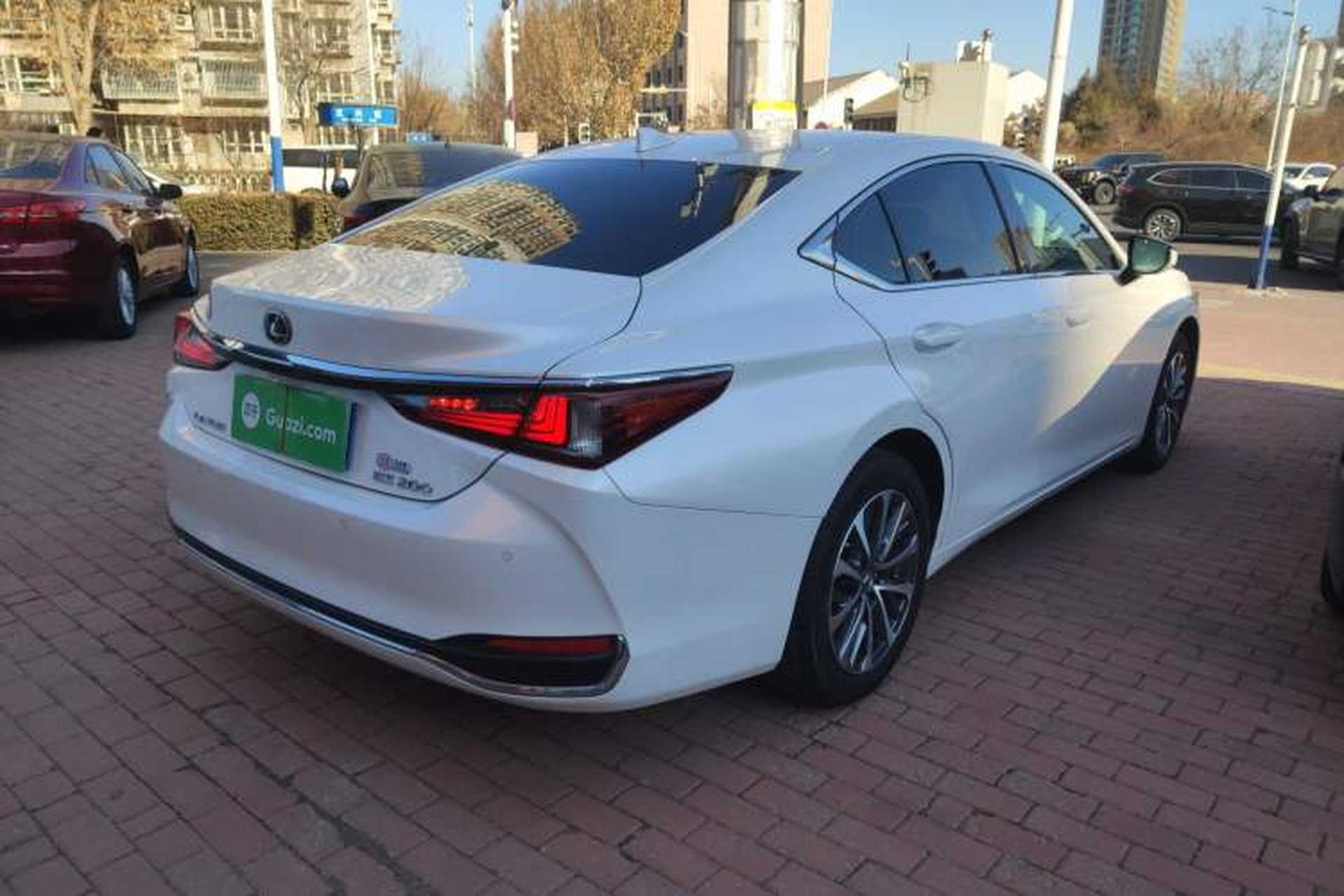 Used Lexus ES 2021 200 Excellence Edition Rear Right 45 Deg