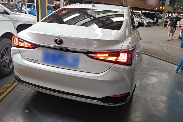 Used Lexus ES 2021 200 Excellence Edition Rear Right 45 Deg