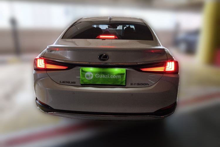 Used Lexus ES 2021 300h Excellence Edition Rear