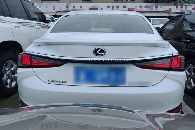 Used Lexus ES 2021 300h Excellence Edition Rear