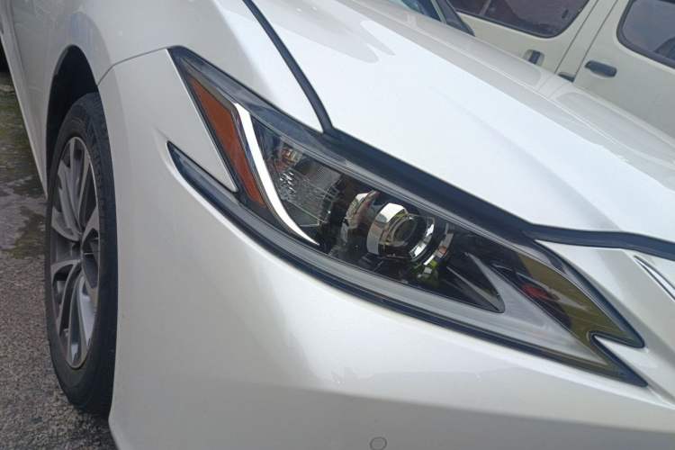 Used Lexus ES 2021 260 Excellence Edition Right Front Headlight