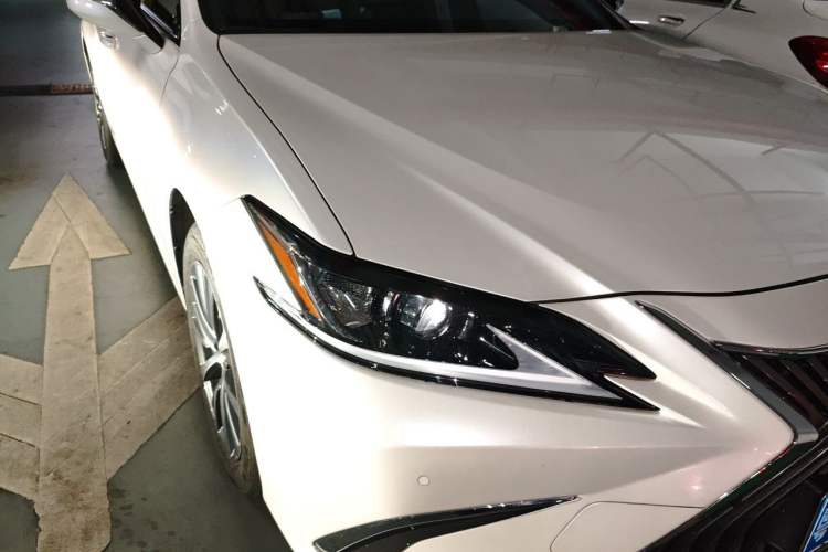 Used Lexus ES 2021 200 Excellence Edition Right Front Headlight
