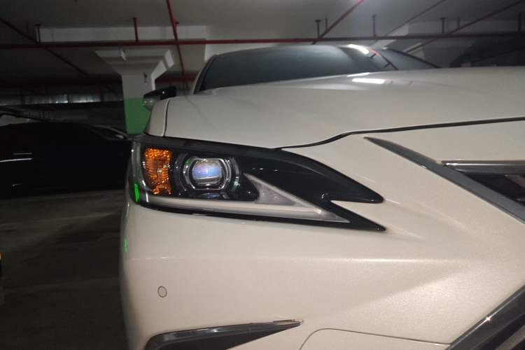 Used Lexus ES 2021 200 Excellence Edition Right Front Headlight