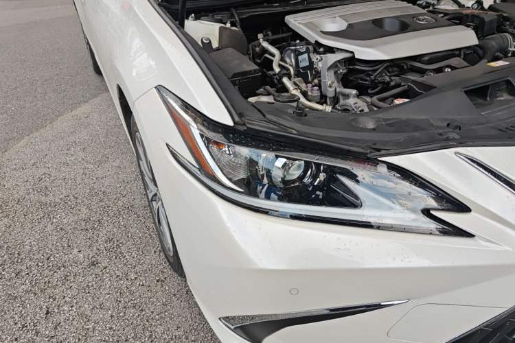 Used Lexus ES 2021 200 Excellence Edition Right Front Headlight
