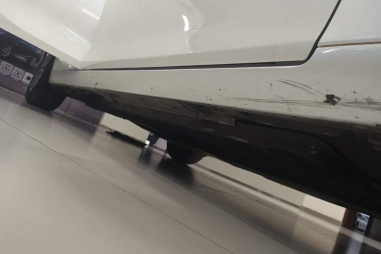 Used Lexus ES 2021 200 Excellence Edition Right Side Sill