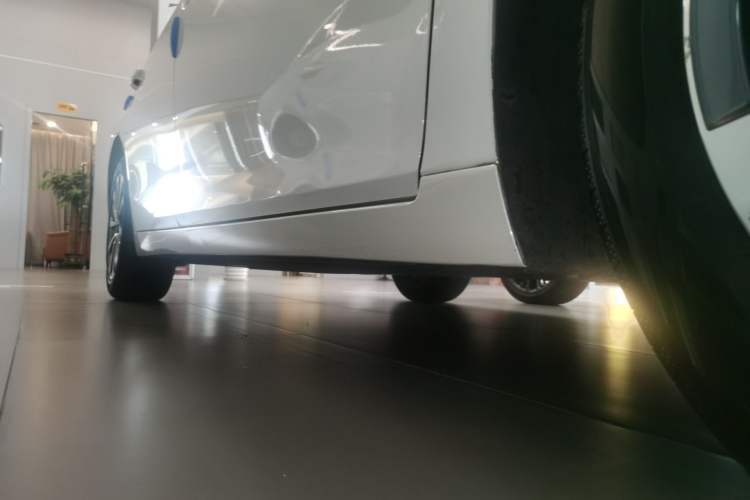 Used Lexus ES 2021 200 Excellence Edition Right Side Sill