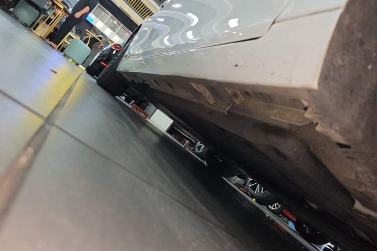 Used Lexus ES 2021 300h Deluxe Edition Right Side Sill