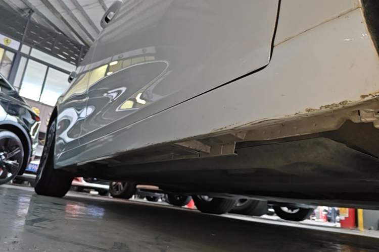 Used Lexus ES 2021 200 Excellence Edition Right Side Sill