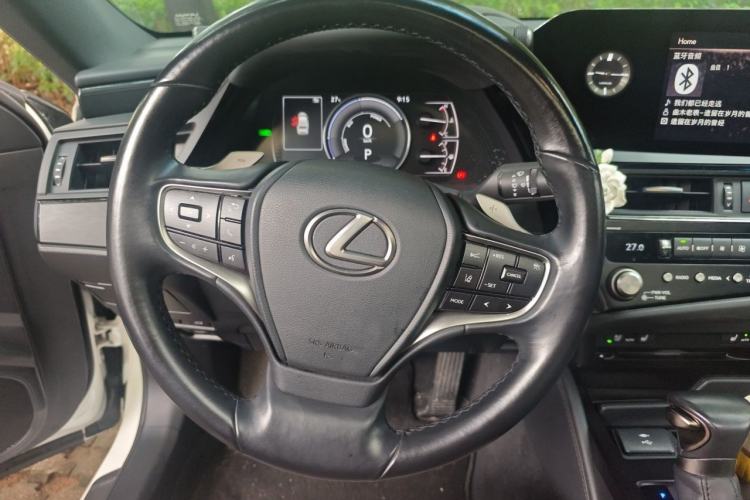 Used Lexus ES 2021 300h Deluxe Edition Steering Wheel