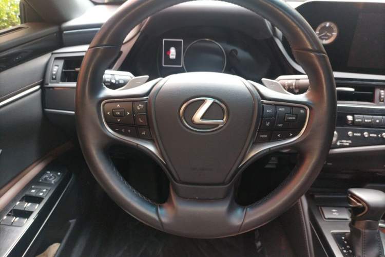 Used Lexus ES 2021 200 Excellence Edition Steering Wheel