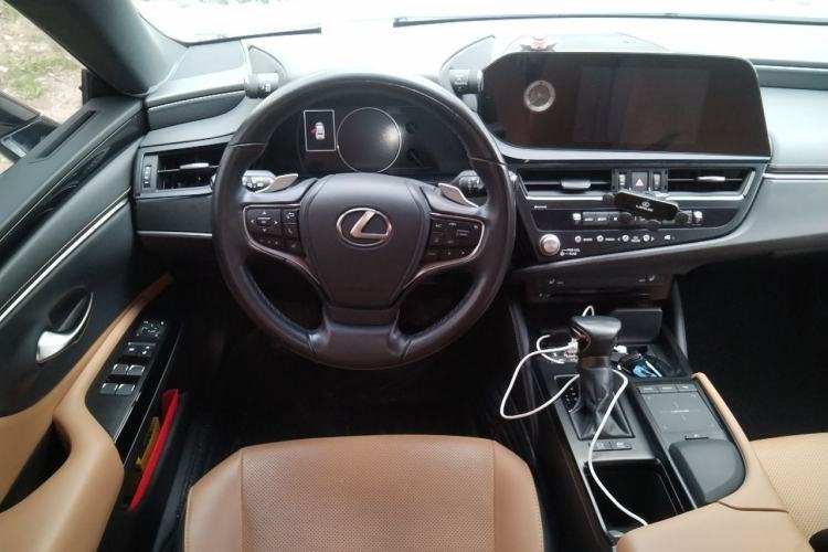 Used Lexus ES 2021 300h Excellence Edition Steering Wheel