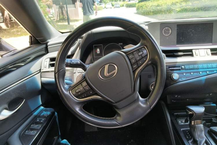 Used Lexus ES 2021 200 Excellence Edition Steering Wheel