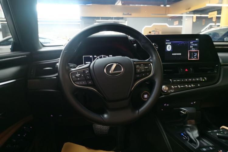 Used Lexus ES 2021 200 Excellence Edition Steering Wheel
