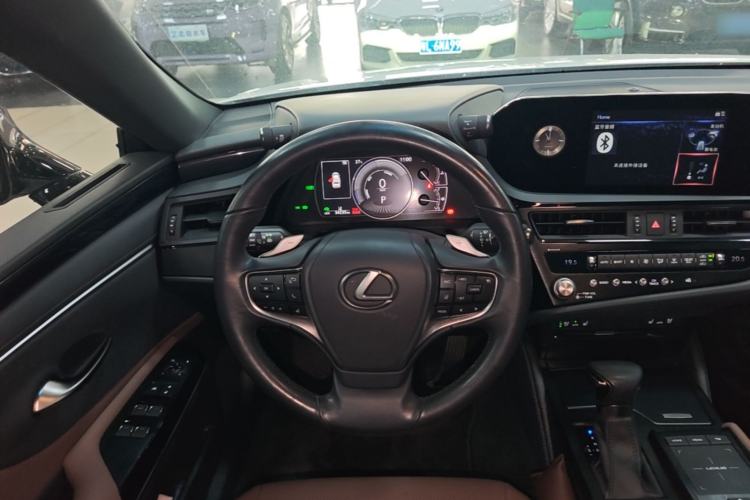 Used Lexus ES 2021 300h Deluxe Edition Steering Wheel