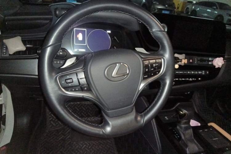 Used Lexus ES 2021 260 Excellence Edition Steering Wheel